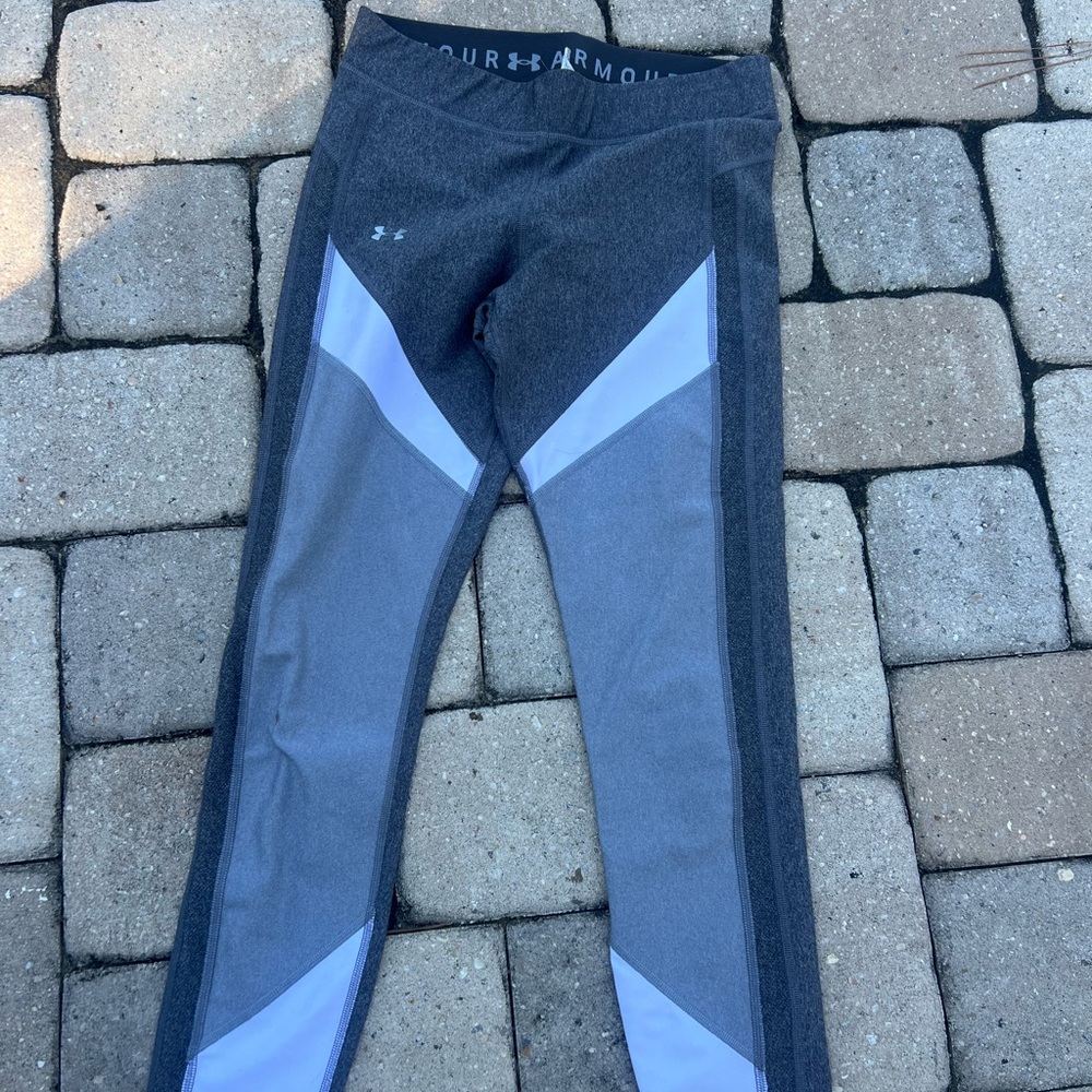 Under Armour women’s  Charcoal and White Leggings MED